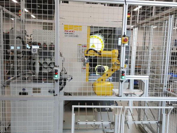 Robotic automatic loading and unloading production line